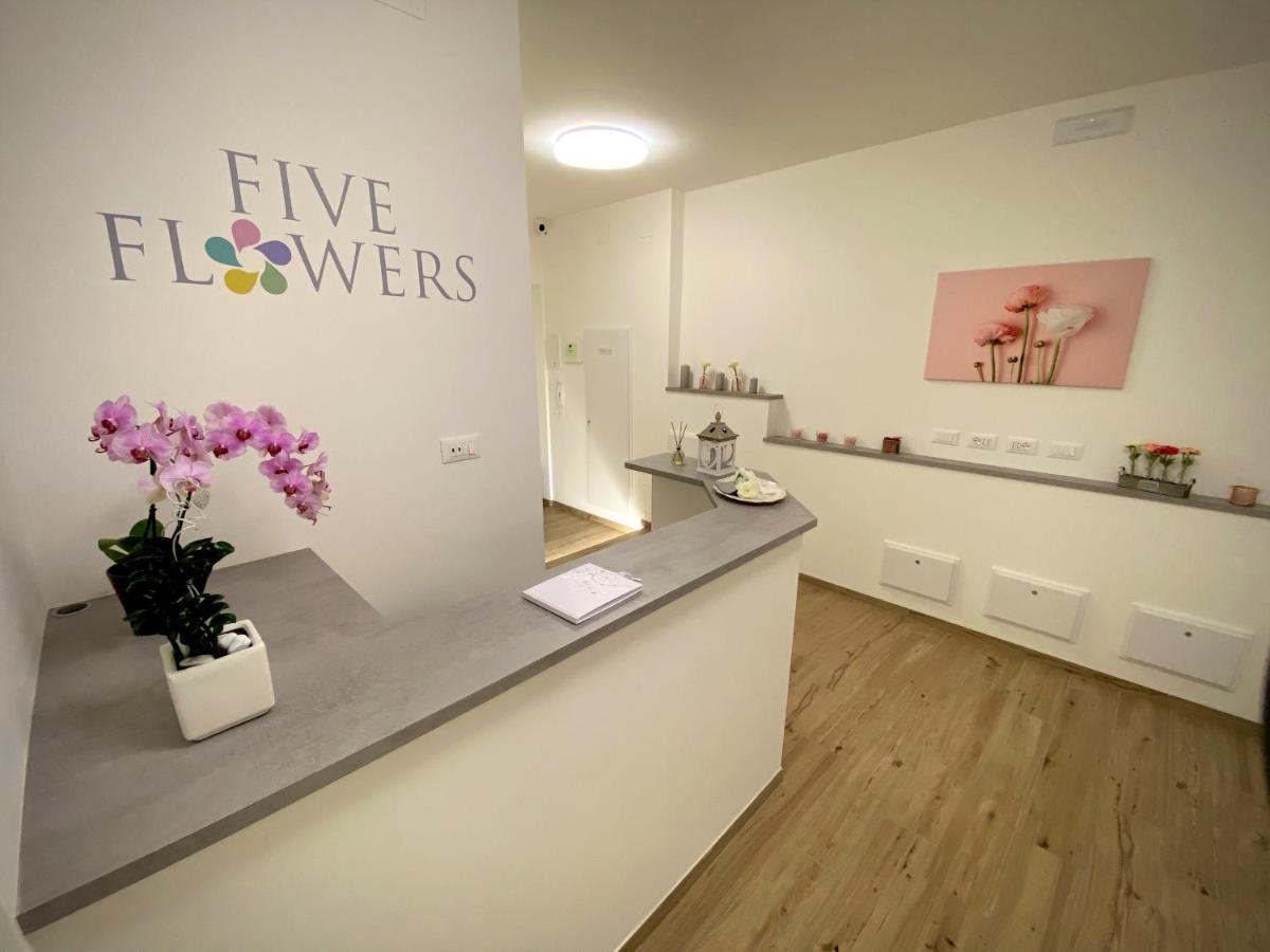 Five Flowers Guest House ترييستي المظهر الخارجي الصورة