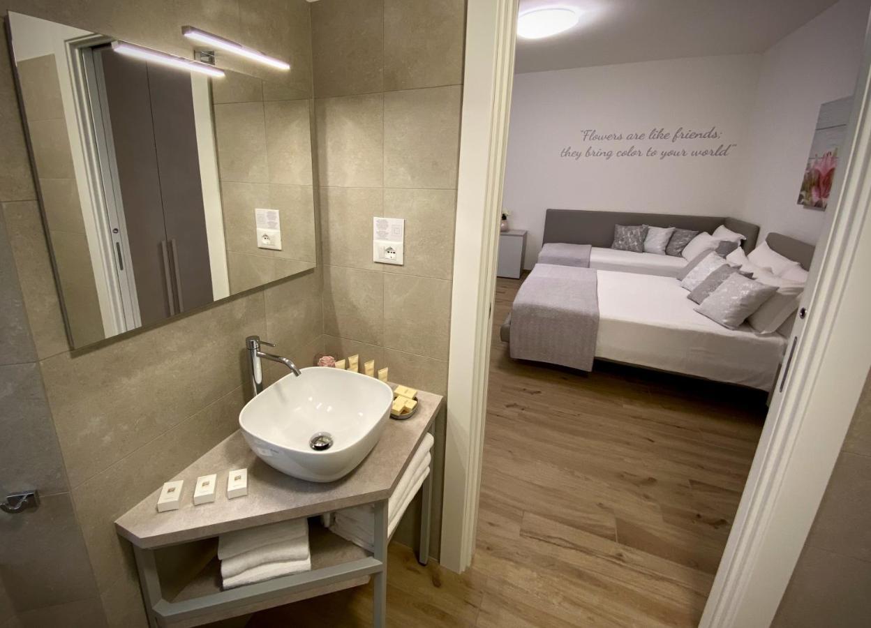 Five Flowers Guest House ترييستي المظهر الخارجي الصورة