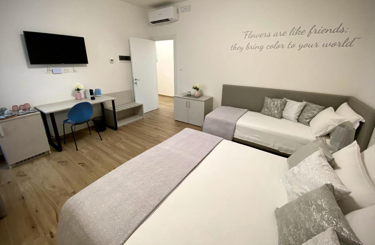Five Flowers Guest House ترييستي المظهر الخارجي الصورة